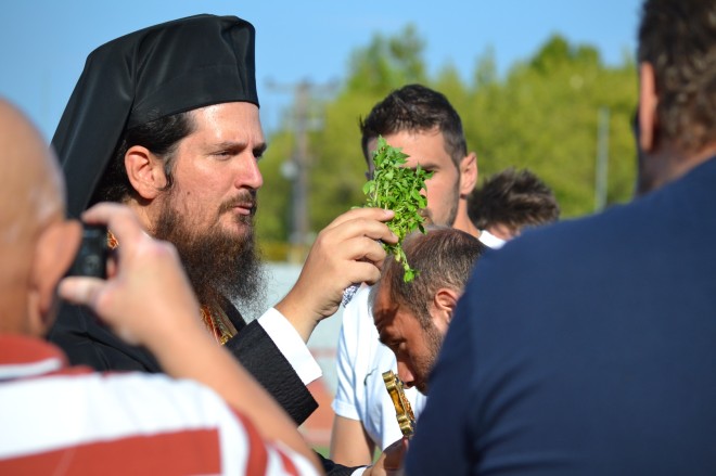 ΠΑΠΠΑΣ ΣΤΟΝ ΑΓΙΑΣΜΟ ΤΗΣ ΑΕΛ