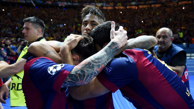 BERLIN, GERMANY - JUNE 06:  Luis Suarez (R) of Barcelona celebrates scoring his team's second goal with Neymar (C) and Lionel Messi of Barcelona during the UEFA Champions League Final between Juventus and FC Barcelona at Olympiastadion on June 6, 2015 in Berlin, Germany.  (Photo by Matthias Hangst/Getty Images)