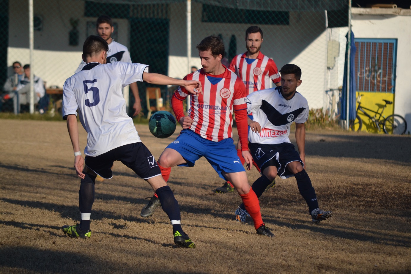 ΓΚΟΥΡΟΜΠΙΝΟΣ - ΚΟΥΤΣΑΚΗΣ