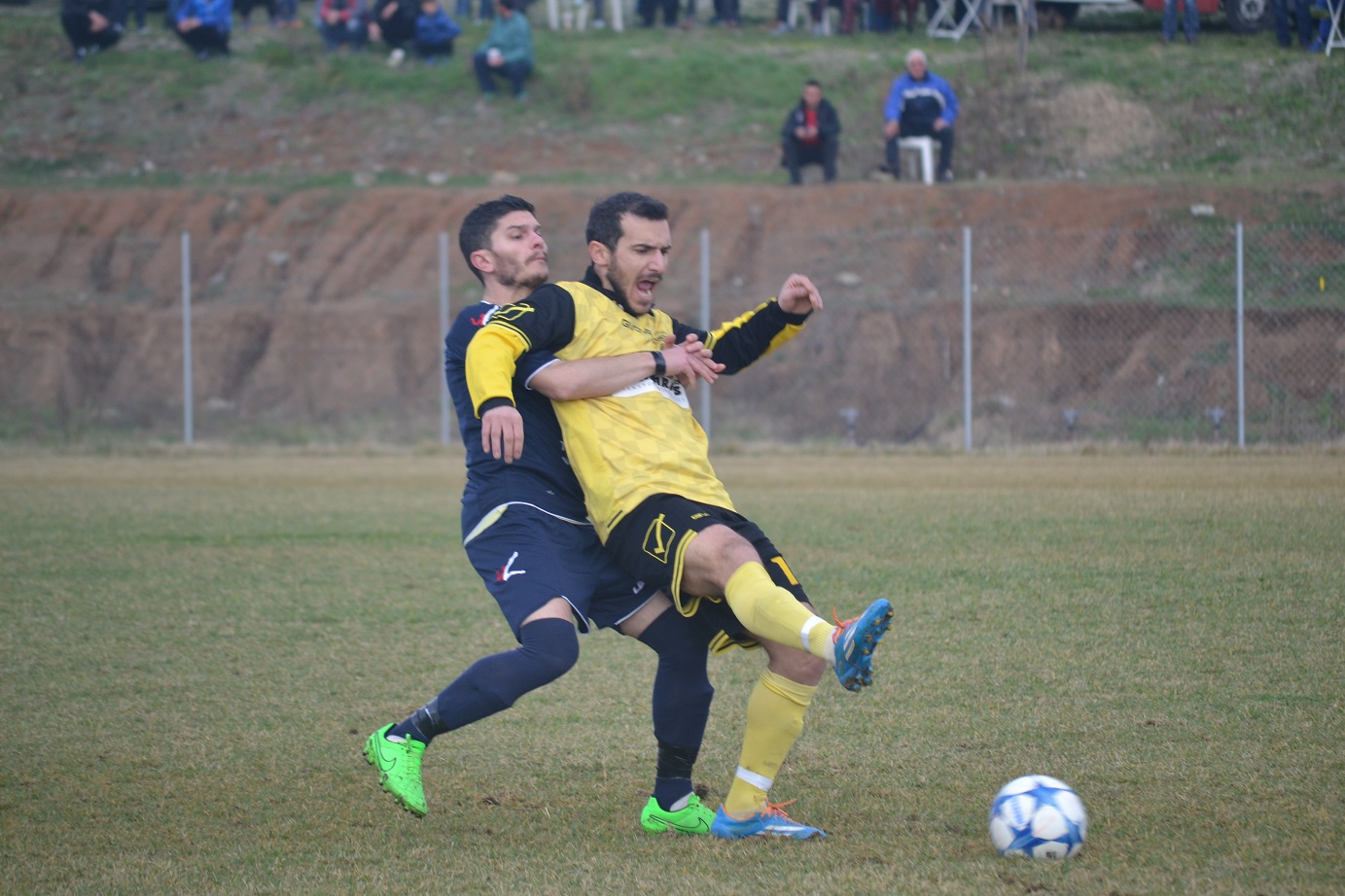 ΚΟΚΚΙΝΟΣ - ΕΥΣΤΡΑΤΙΟΥ