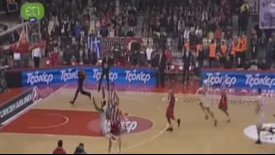 Όταν ο Μπράουν έπαιρνε τρεις βολές εις βάρος του Ολυμπιακού (vid)