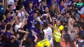 Πανηγύρισε με την... ντουντούκα ο Ρέγιες!(vid) 