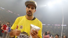 Εντούτοις... Σλούκαρος!