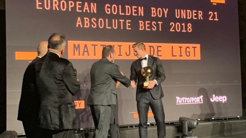 Παρέλαβε το βραβείο για το Golden Boy ο Ντε Λιχτ (pics)