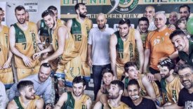 Η φιέστα της Δάφνης Δαφνίου για την άνοδο (vid)