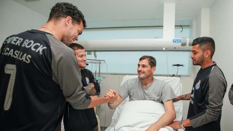 Όλη η Πόρτο επισκέφτηκε στο νοσοκομείο τον Κασίγιας φορώντας τη φανέλα του (pics)