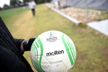 Η μπάλα του Europa Conference League