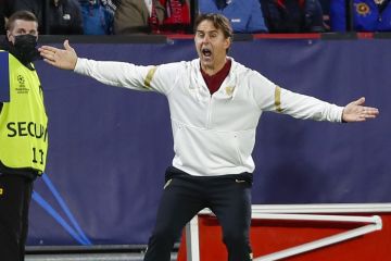 Ο Ζουλέν Λοπετέγκι στην αναμέτρηση ανάμεσα στη Σεβίλλη και τη Βόλφσμπουργκ για τους ομίλους του Champions League.