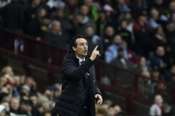 Ο Ουνάι Εμερι στο ντεμπούτο του στον πάγκο της Αστον Βίλα κόντρα στη Μάντσεστερ Γιουνάιτεντ