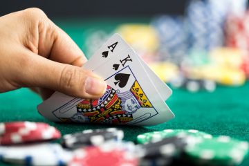 Χαρτιά σε τσόχα για blackjack