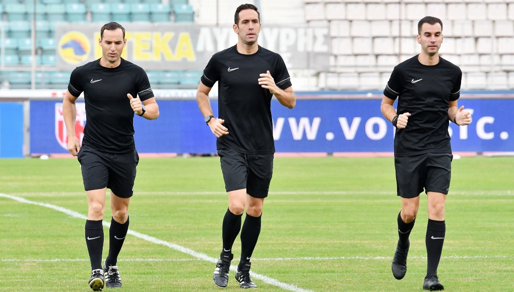 Η ΑΕΚ επιθυμεί Έλληνες διαιτητές στα ματς με τον Άρη
