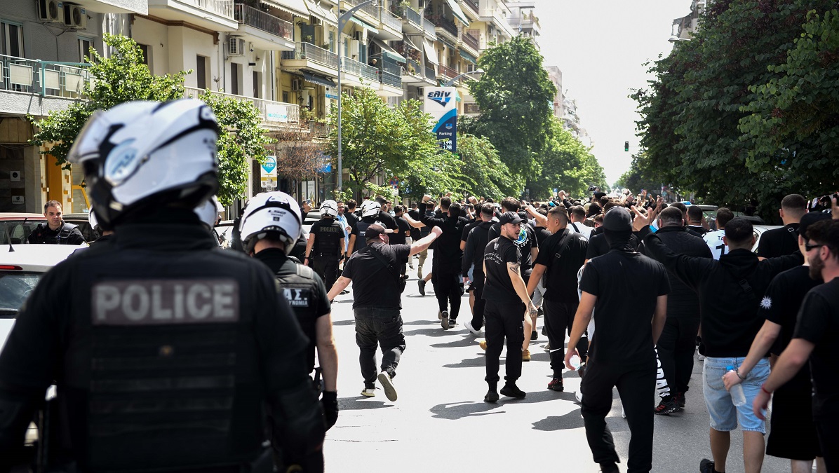 Πορεία υπό αστυνομική επιτήρηση για τους φίλους του “Δικεφάλου του Βορρά”
