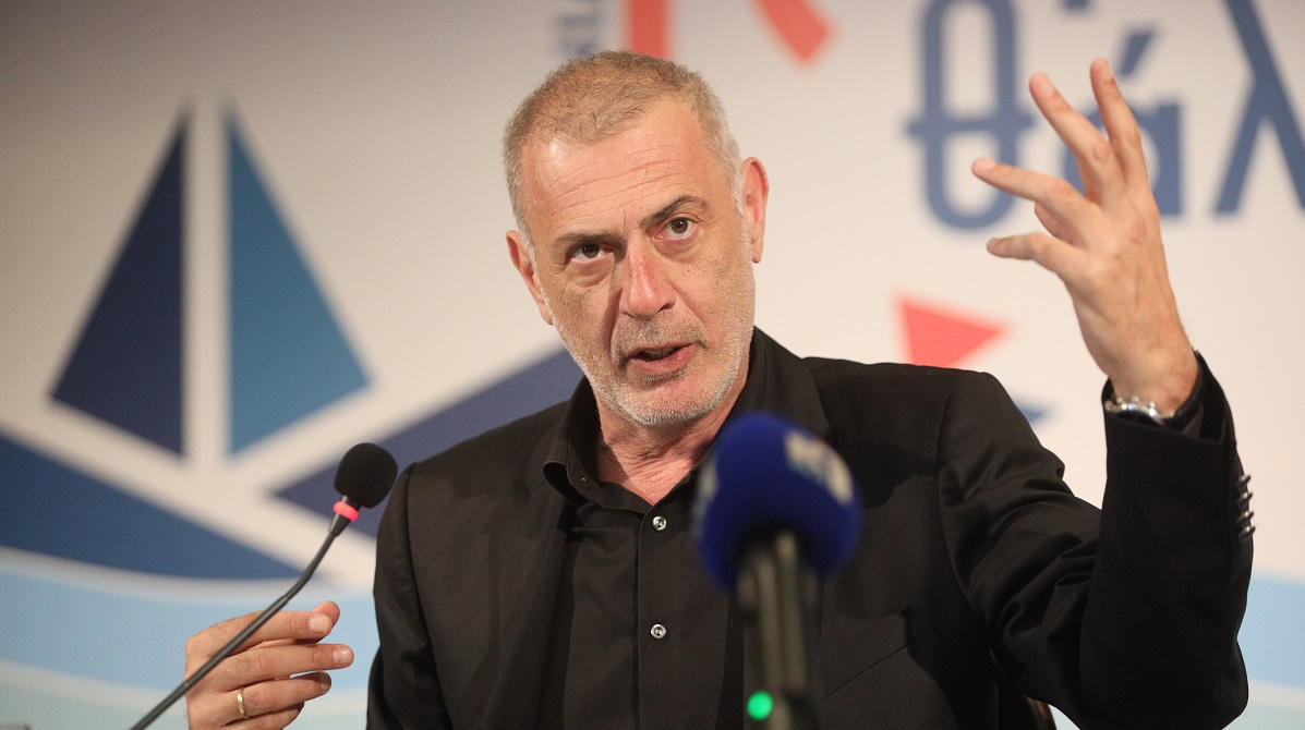 Μώραλης: «Τρεις γιγαντοοθόνες στον Πειραιά για τον τελικό του Conference»