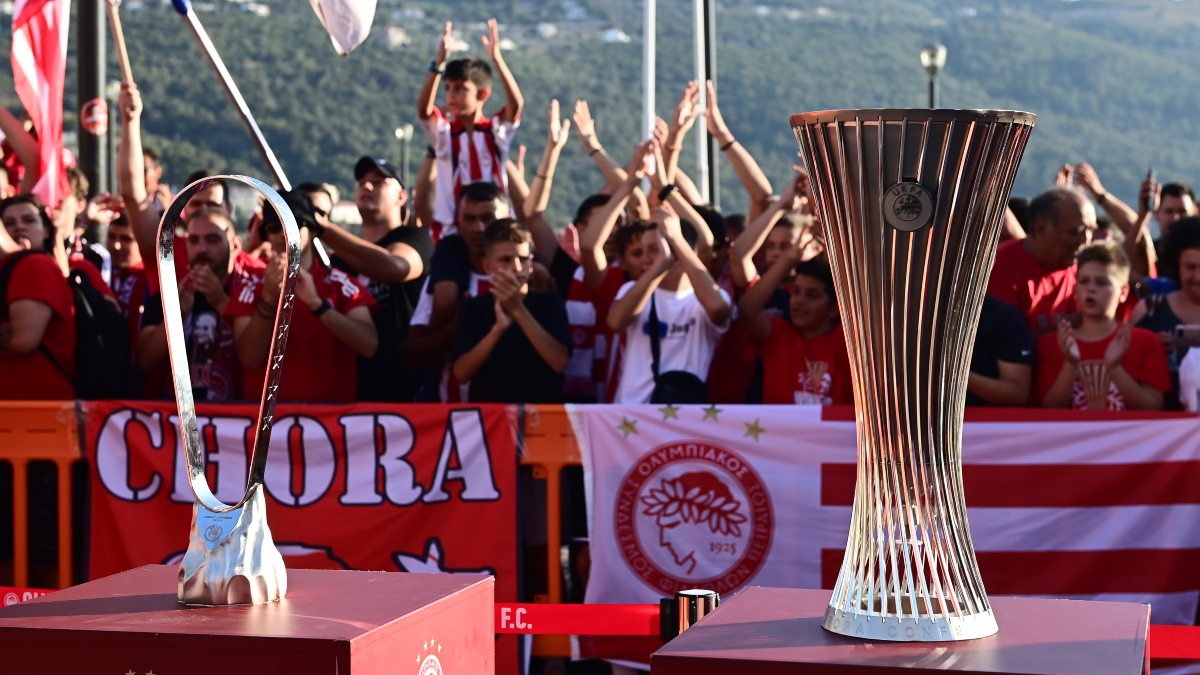 Πλήθος κόσμου στη Σάμο για τα δύο “ερυθρόλευκα” ευρωπαϊκά τρόπαια (ΦΩΤΟρεπορτάζ)