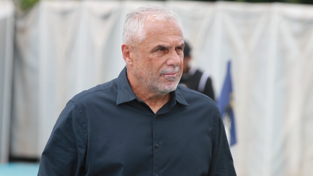 Τέλος από την Athens Kallithea o Βοσνιάδης