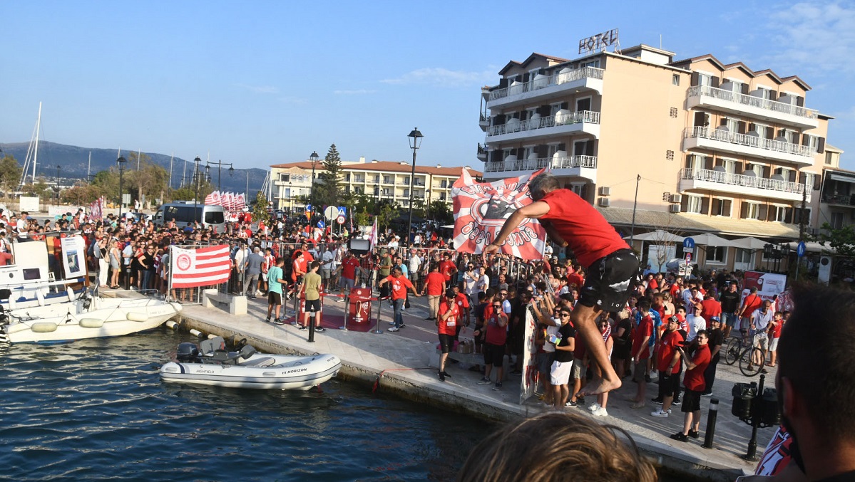 Χαμός στη Λευκάδα με τα “ερυθρόλευκα” ευρωπαϊκά τρόπαια