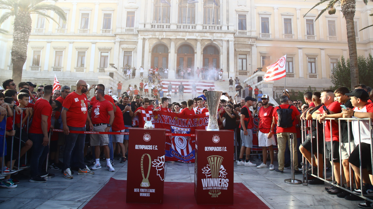 Σε Λαμία, Τρίκαλα, Καρδίτσα και Βόλο συνεχίζεται η “ερυθρόλευκη” περιοδεία των ευρωπαϊκών τροπαίων