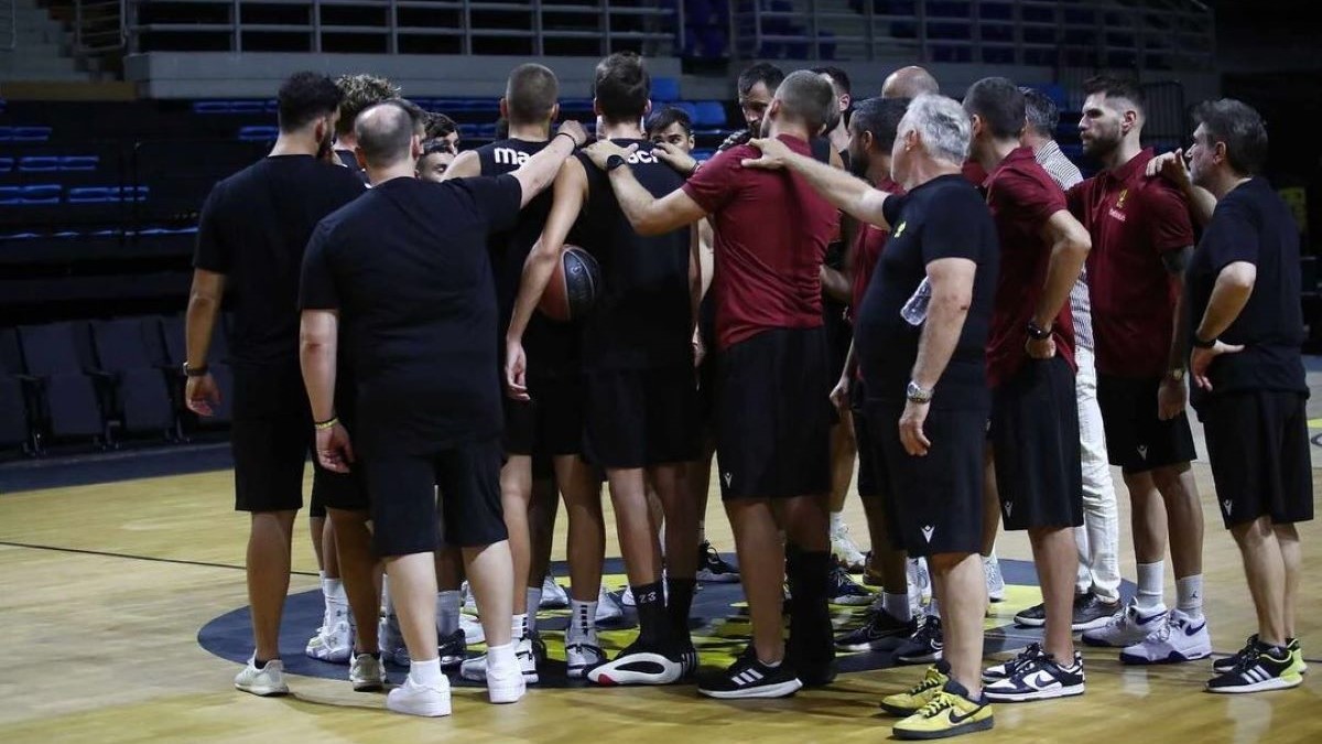 Η ΑΕΚ θα δώσει φιλικό παιχνίδι με την Παρί