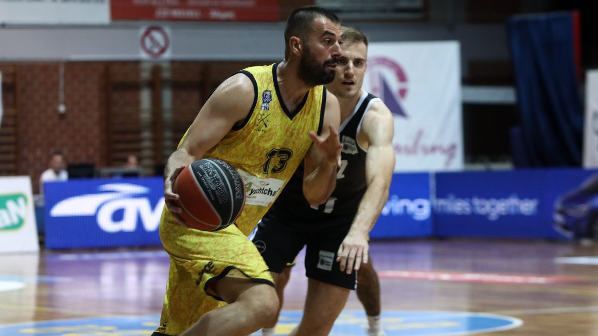 Ζάρας για μια ακόμα χρονιά στο Λαύριο