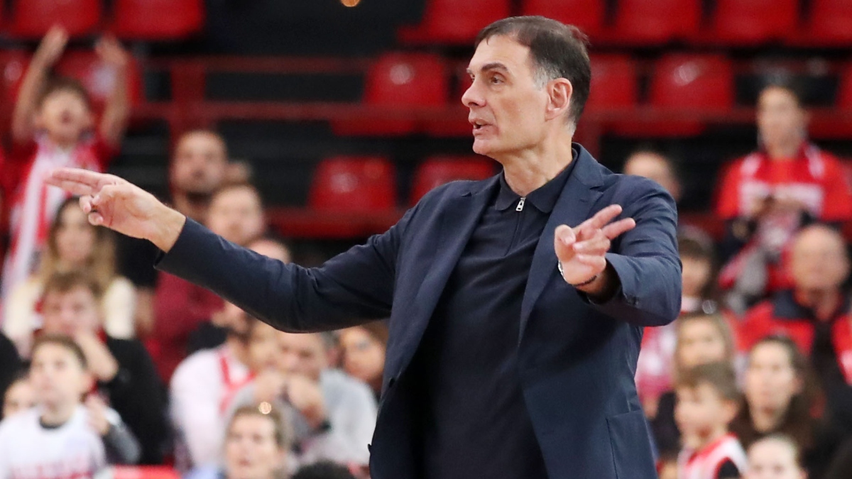 Μπαρτζώκας: «Κοιτάμε την αγορά αλλά δεν είμαστε σίγουροι αν πρέπει να πάρουμε παίκτη» (video)