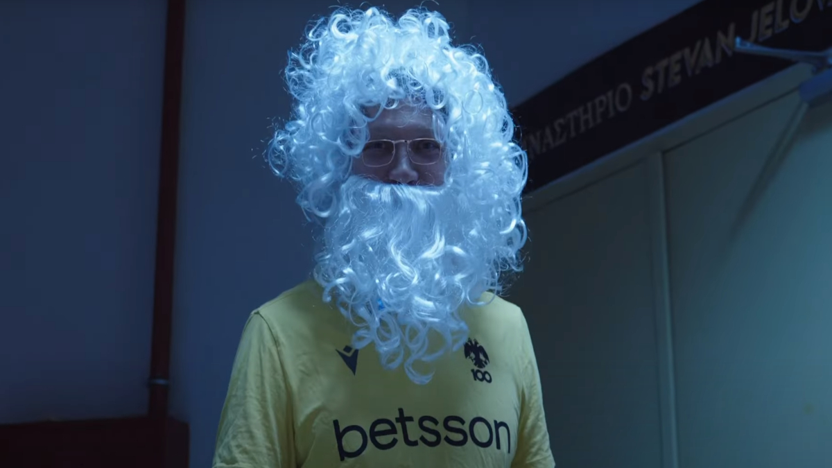 Secret Santa της ΑΕΚ ο Κουζμίνσκας (video)