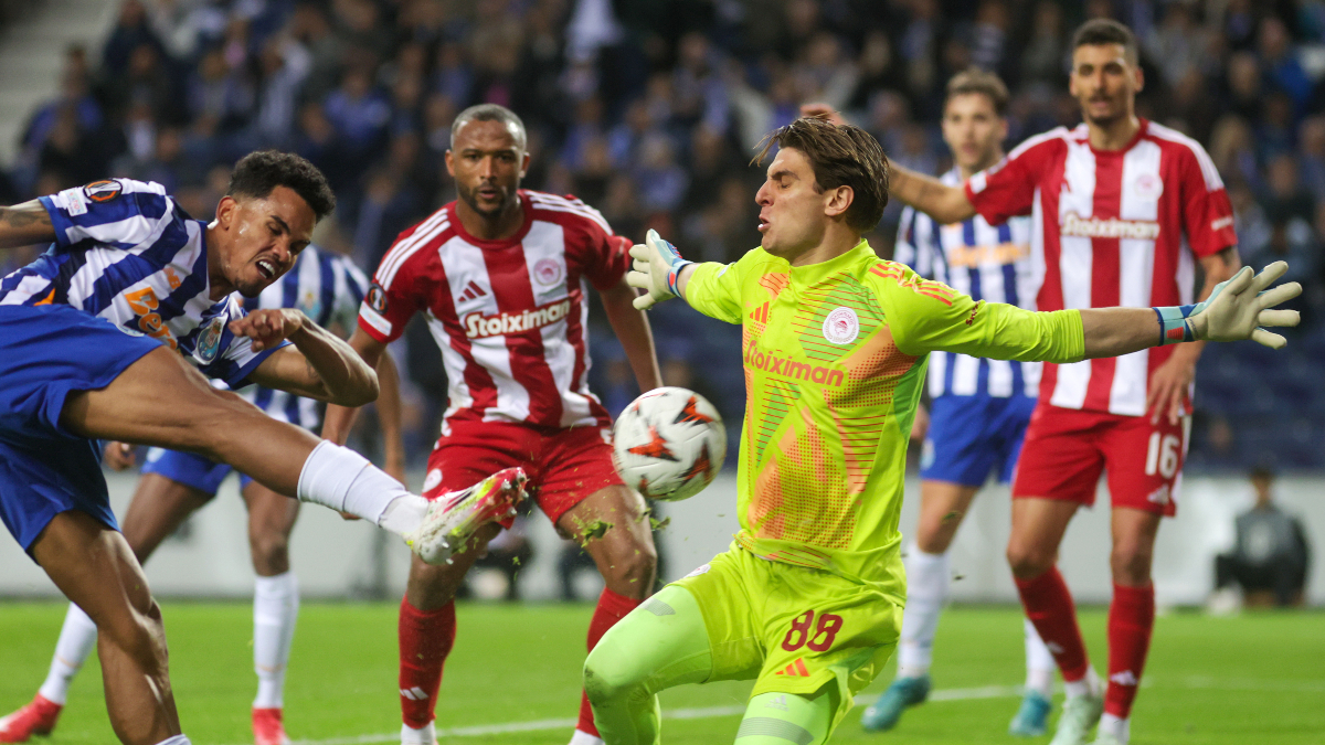 Η UEFA αποθέωσε Τζολάκη (video)