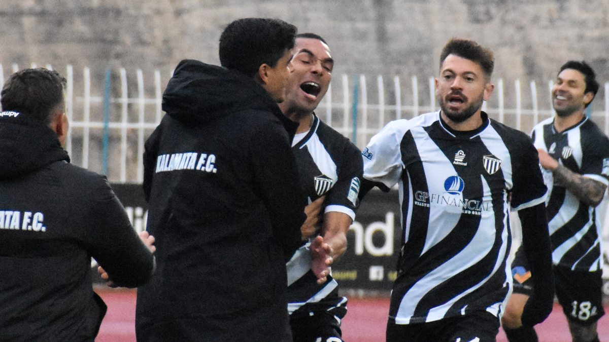 Με “buzzer-beater” συνεχίζει σε απόσταση αναπνοής από την κορυφή η Καλαμάτα | Το Αιγάλεω υπέταξε τον Παναργειακό
