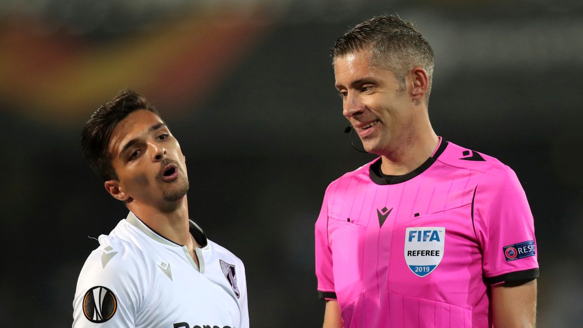 Ο Πετρέσκου θα σφυρίξει το Ολυμπιακός – Καραμπάγκ