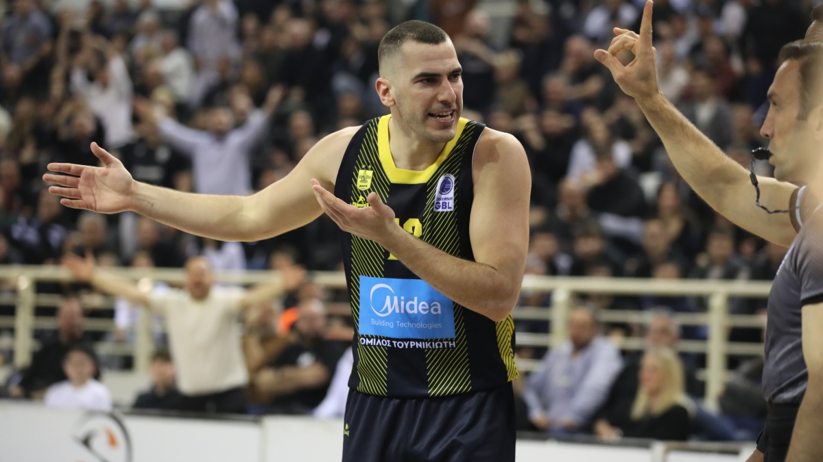 Δεν παίζει με Λαύριο ο Μποχωρίδης, εκτός προπόνησης Τολιόπουλος και Γούντμπερι