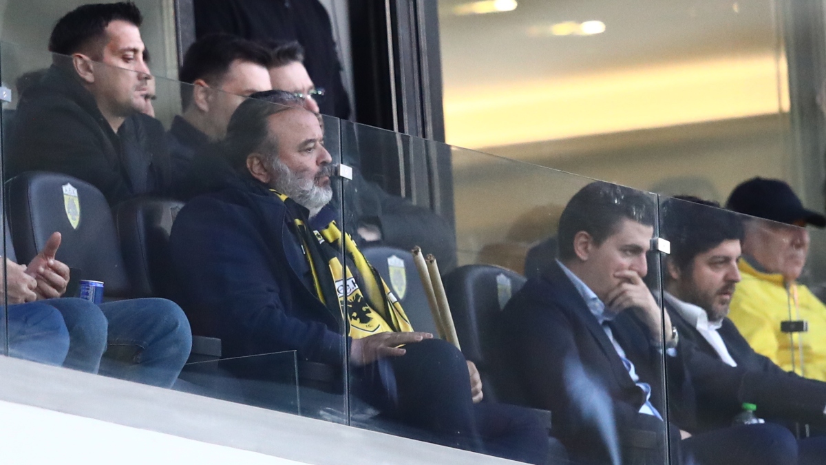 Ηλιόπουλος: «Έχει πληγωθεί η υπερηφάνεια των φίλων της ΑΕΚ, δεν μπορείς να χάνεις από Ολυμπιακό και ΠΑΟΚ στη Φιλαδέλφεια»