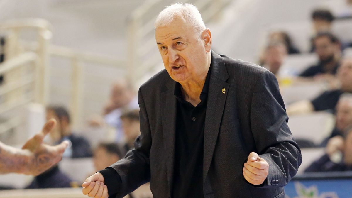 Σάκοτα: «Αν με ρωτάτε για ποιο λόγο παίζουμε play off, ενώ έχουμε Ευρώπη, δεν το θεωρώ σωστό»