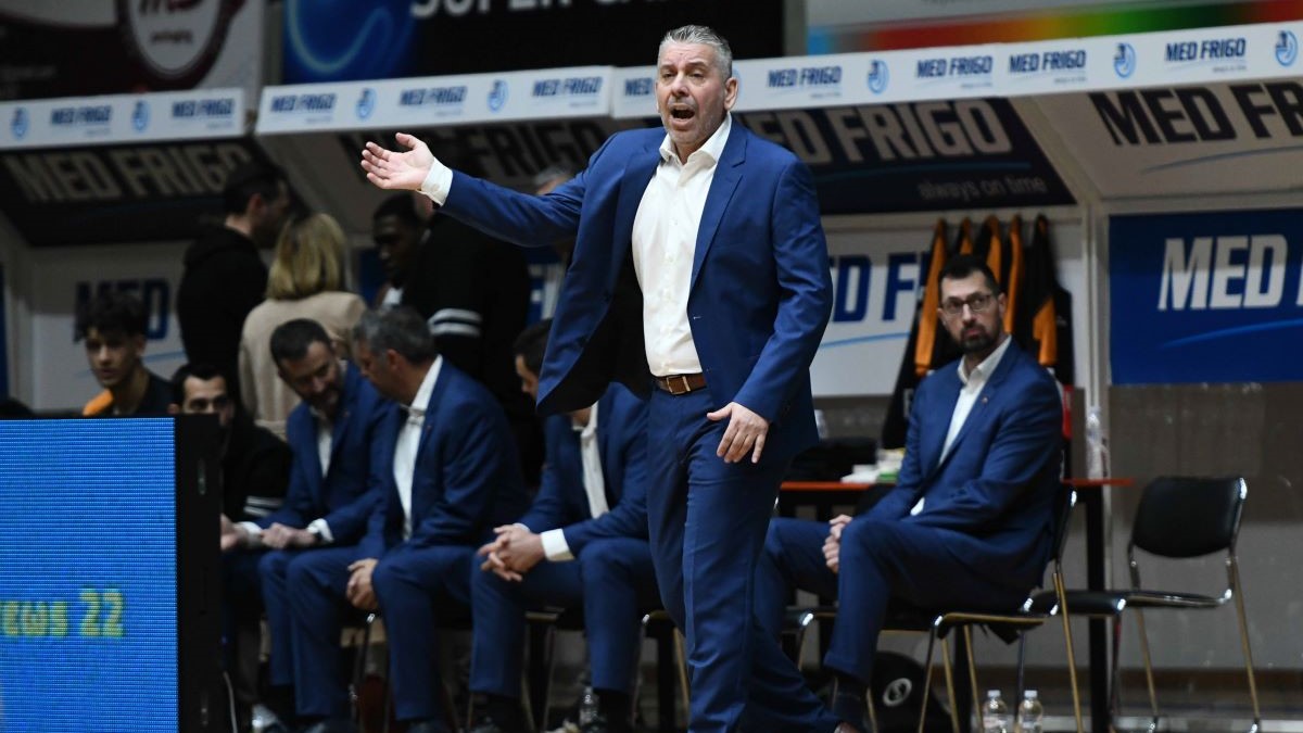 Παπαθεοδώρου στην ΕΡΤ: «Ελπίζουμε να μην έχει κάτι σοβαρό ο Βαρνάντο, γιατί έχουμε πολλά θέματα να αντιμετωπίσουμε» (video)