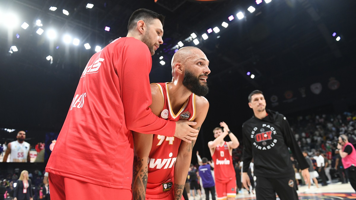 Ολυμπιακός: «Μαζί, σαν μία γροθιά, πάμε στη μάχη των τελικών» (pic)