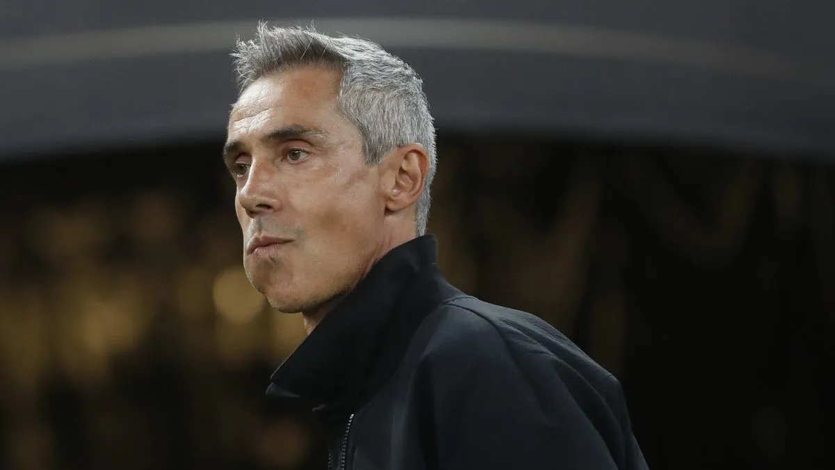 A Bola: «Ο Πάουλο Σόουζα αναλαμβάνει την ΑΕΚ» 