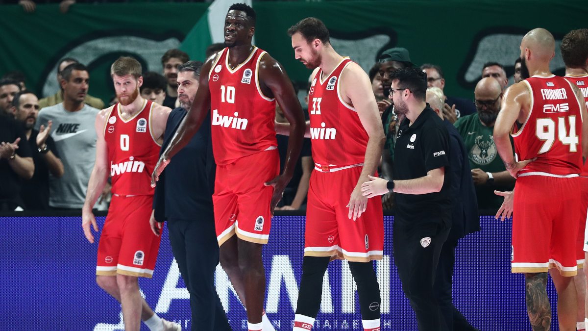 Σοκ με Φαλ στον Ολυμπιακό: 10-12 μήνες εκτός δράσης