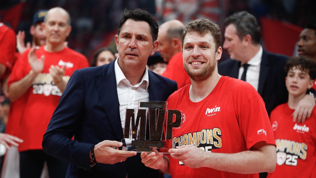 MVP των τελικών της GBL ο Σάσα Βεζένκοφ: «Είμαστε πρωταθλητές, μόνο αυτό με νοιάζει» (vid)
