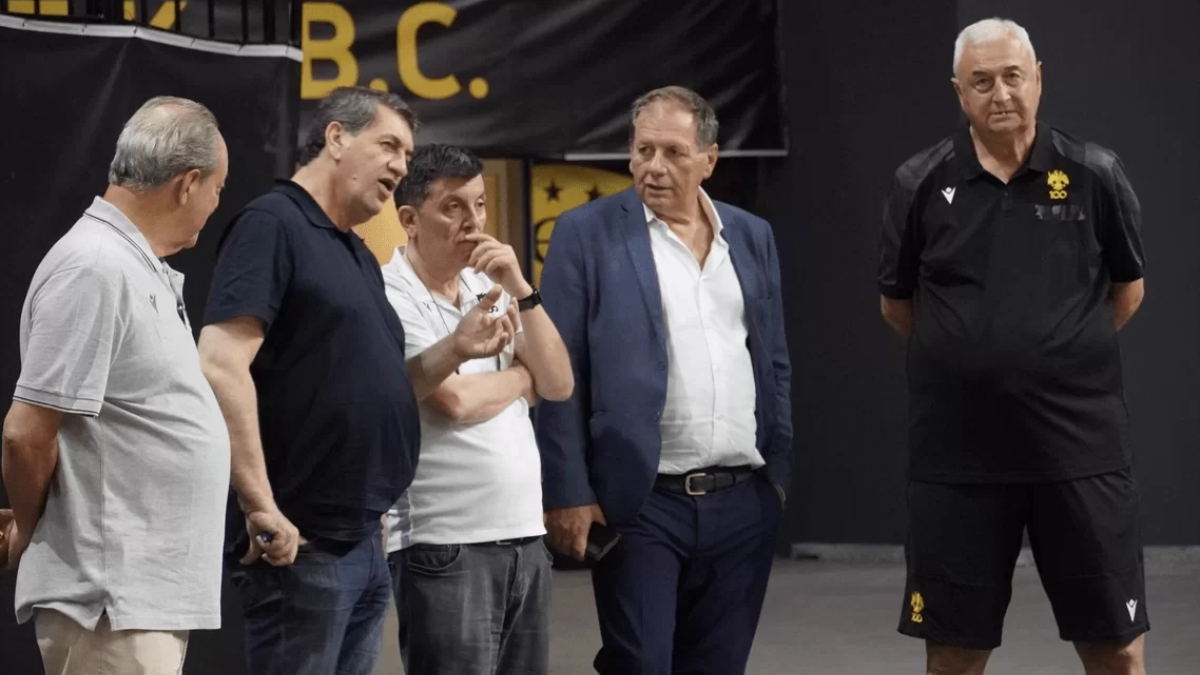 Με Μάκη Αγγελόπουλο παρόντα η πρώτη προπόνηση της ΑΕΚ