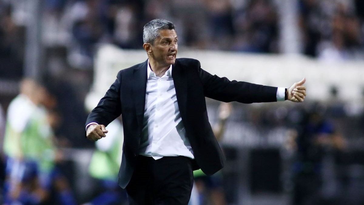 Λουτσέσκου: «Λογικό να μη λειτουργούν όλα τέλεια, τώρα η πίεση είναι σε αυτούς» 