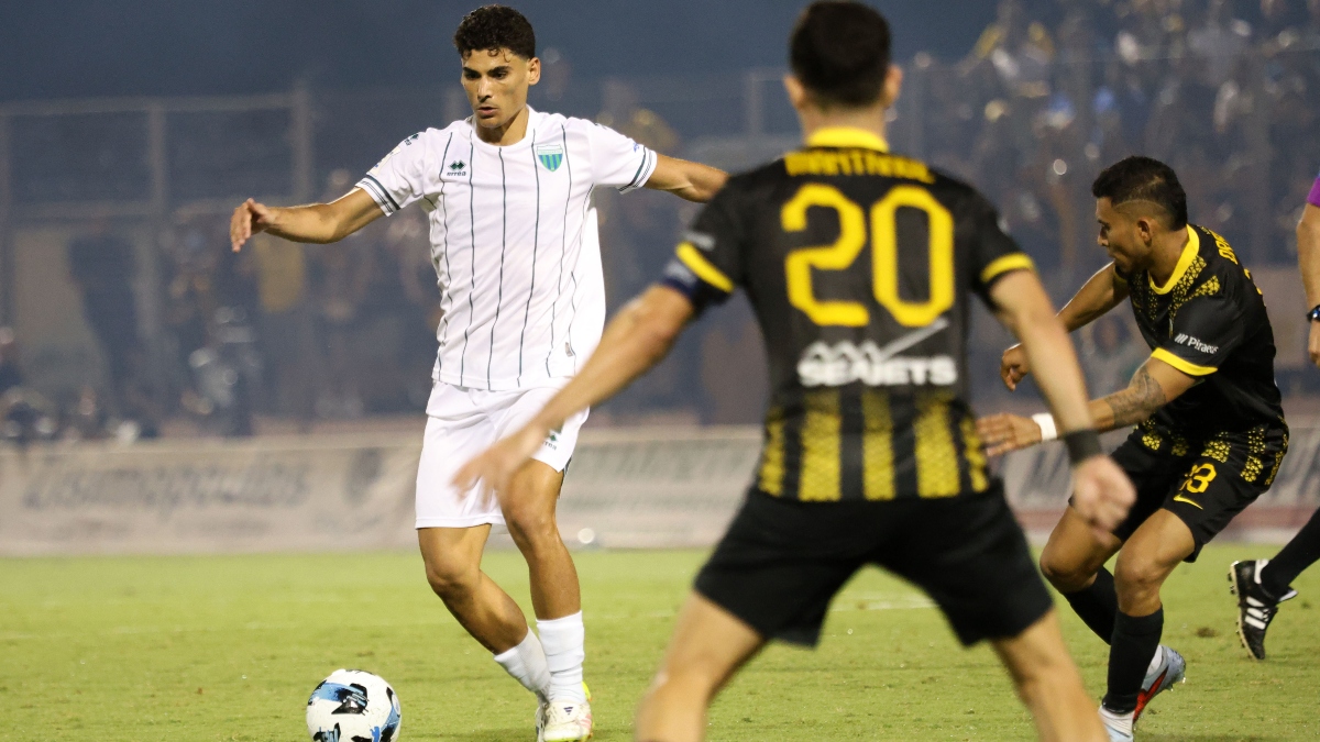 Τσάπρας στο ertsports: «Ο προπονητής μας θέλει να παίξουμε ποδόσφαιρο ανεξαρτήτου αντιπάλου, μπορούμε να τερματίσουμε στις θέσεις 5-8»