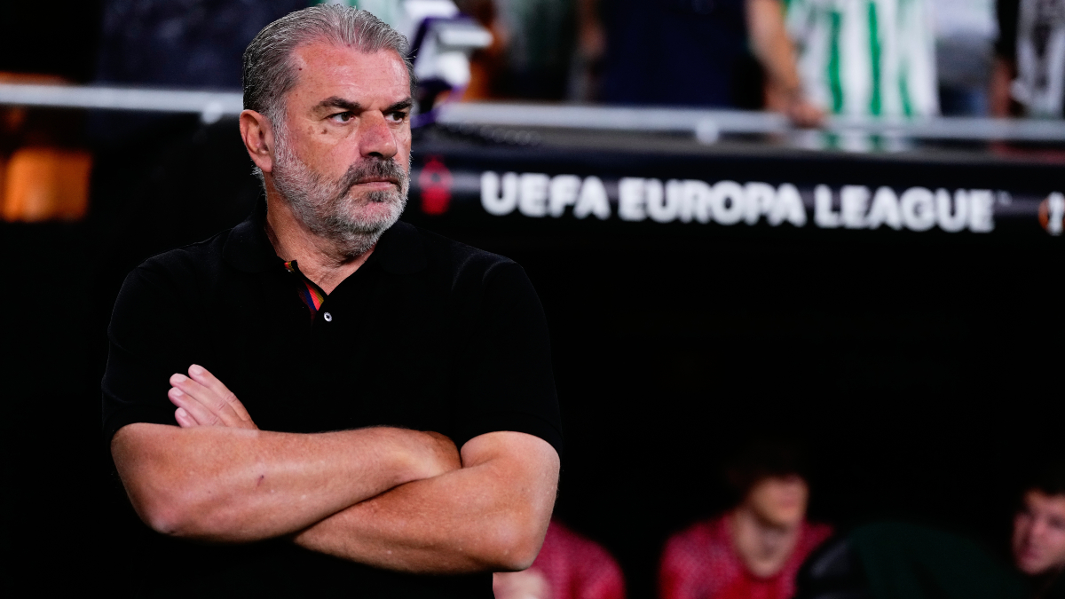 Ποστέκογλου: «Τίποτα δεν μπορώ να ελέγξω, η ευθύνη μου είναι να παίρνω νίκες»