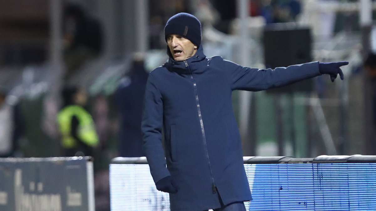 Λουτσέσκου: «Τεράστια νίκη, δεν κάνω κριτική αλλά ψάχνω απαντήσεις στη φάση της αποβολής» 