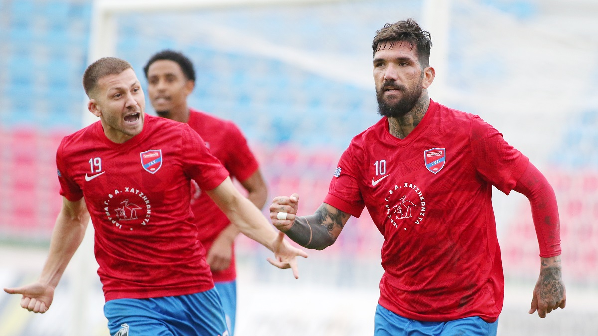 Σε απόσταση βολής από την πρώτη θέση ο Πανιώνιος