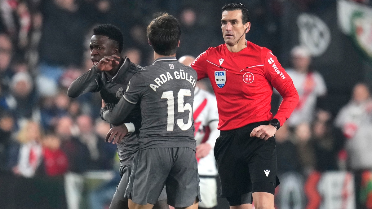 Ο Μονουέρα σφυρίζει το Καϊράτ – Ολυμπιακός