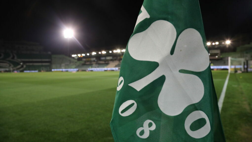 Παιδικά χαμόγελα, αυτόγραφα και παιχνίδια