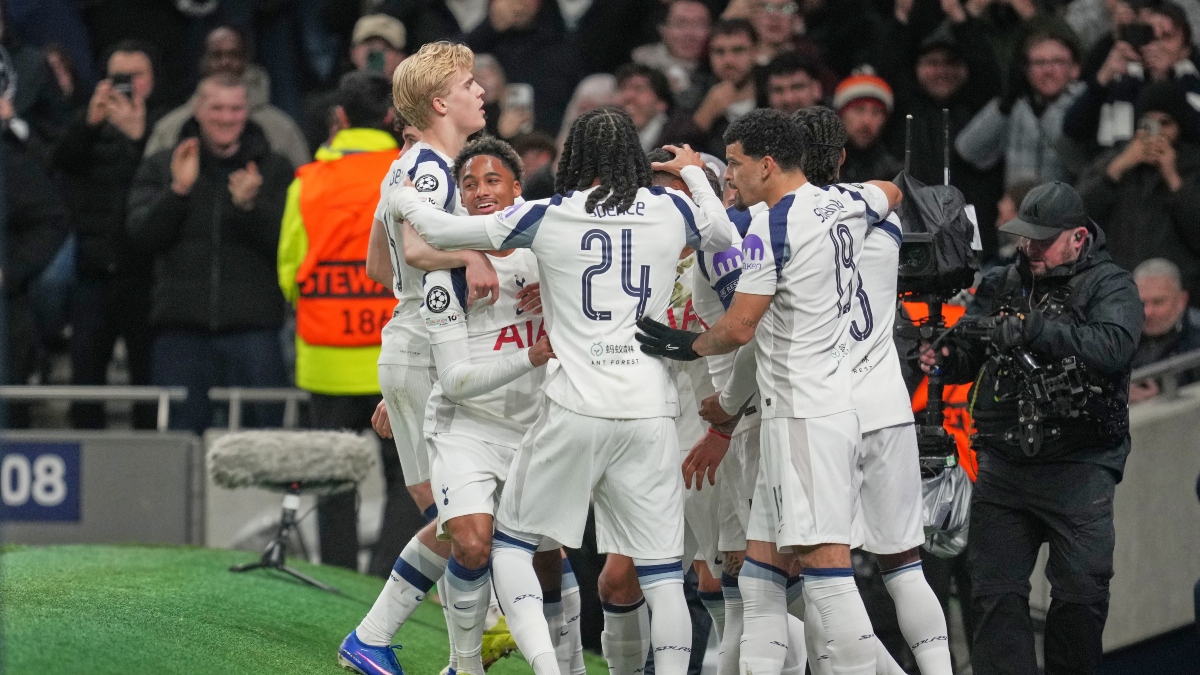 Σπουδαία νίκη για την Τότεναμ, έμεινε ζωντανός ο Άγιαξ πριν τον Ολυμπιακό, “μοιρασιά” για Νάπολι και Κοπεγχάγη