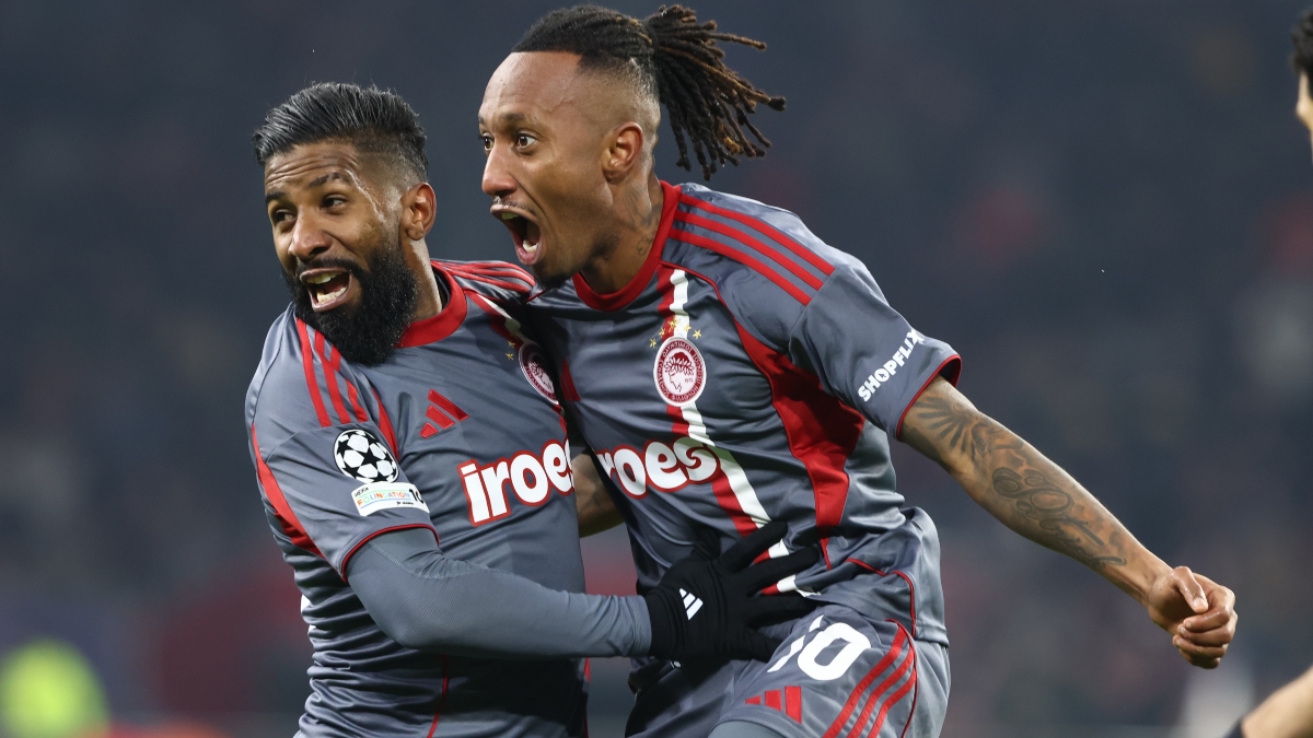 Θρυλική πρόκριση του Ολυμπιακού στο Άμστερνταμ