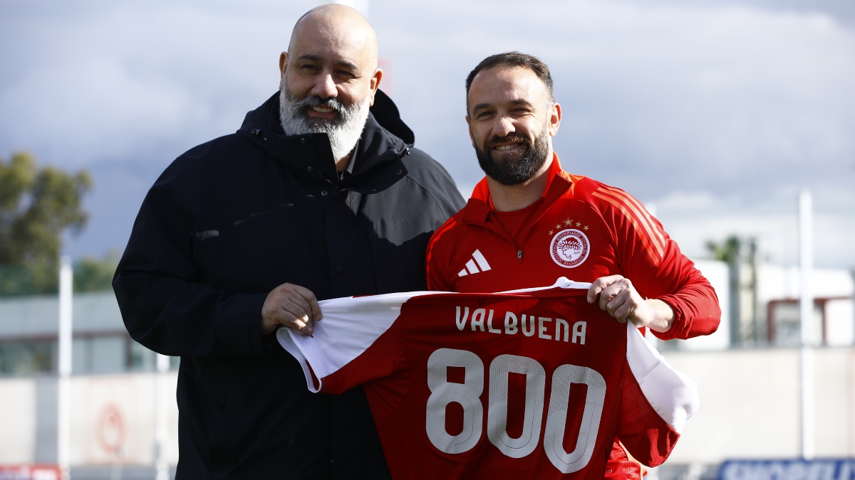 Τιμητική διάκριση στον Βαλμπουενά για τις 800 επαγγελματικές συμμετοχές