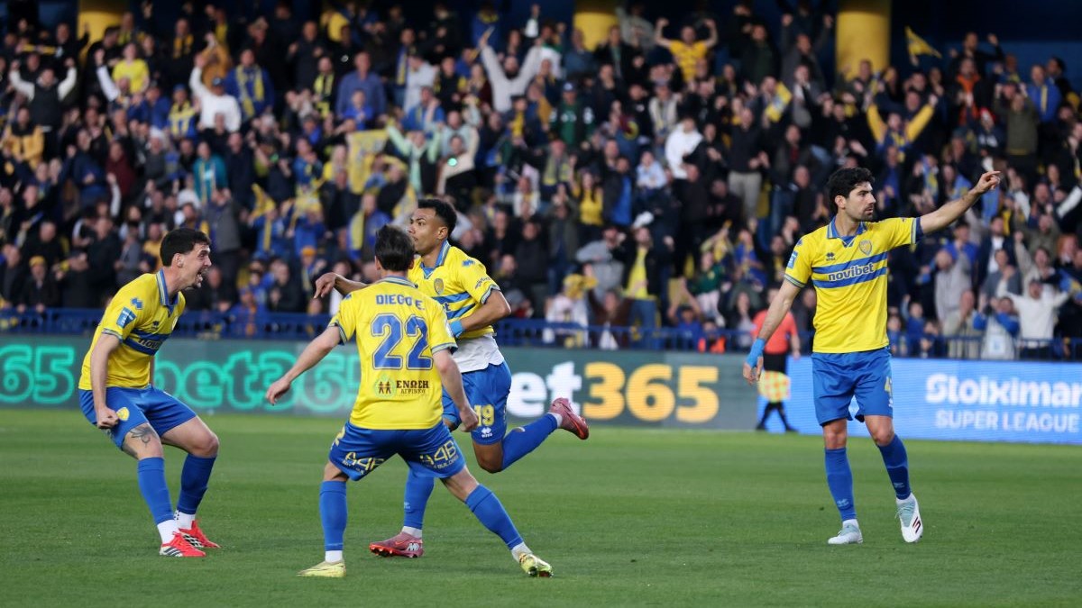 Εορταστικό τρίποντο για τον Παναιτωλικό