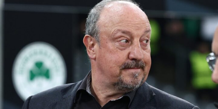 Μπενίτεθ: «Είμαστε πάρα πολύ ικανοποιημένοι και χαρούμενοι που πετύχαμε τη νίκη με σκληρή δουλειά»