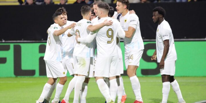 Σόου της ΑΕΚ στο Τσέλιε και αγκαλιά με τους “8”